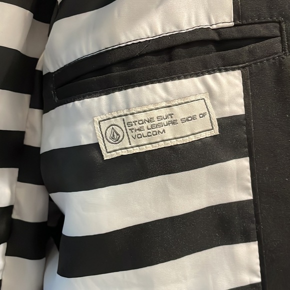 Volcom Blazer (Size Medium) - Picture 5 of 6